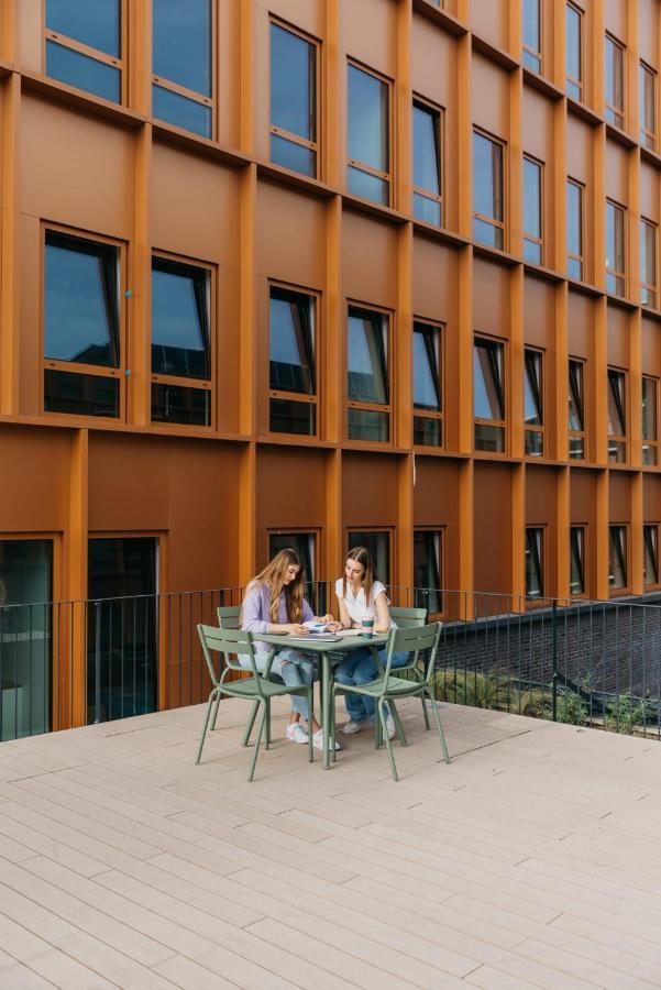 For Students Studying In Barcelona Only - Stunning Spacious Studios And Private Rooms At Pallars Student Accommodation المظهر الخارجي الصورة