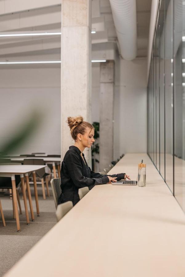 For Students Studying In Barcelona Only - Stunning Spacious Studios And Private Rooms At Pallars Student Accommodation المظهر الخارجي الصورة