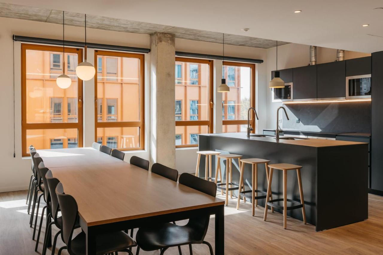 For Students Studying In Barcelona Only - Stunning Spacious Studios And Private Rooms At Pallars Student Accommodation المظهر الخارجي الصورة