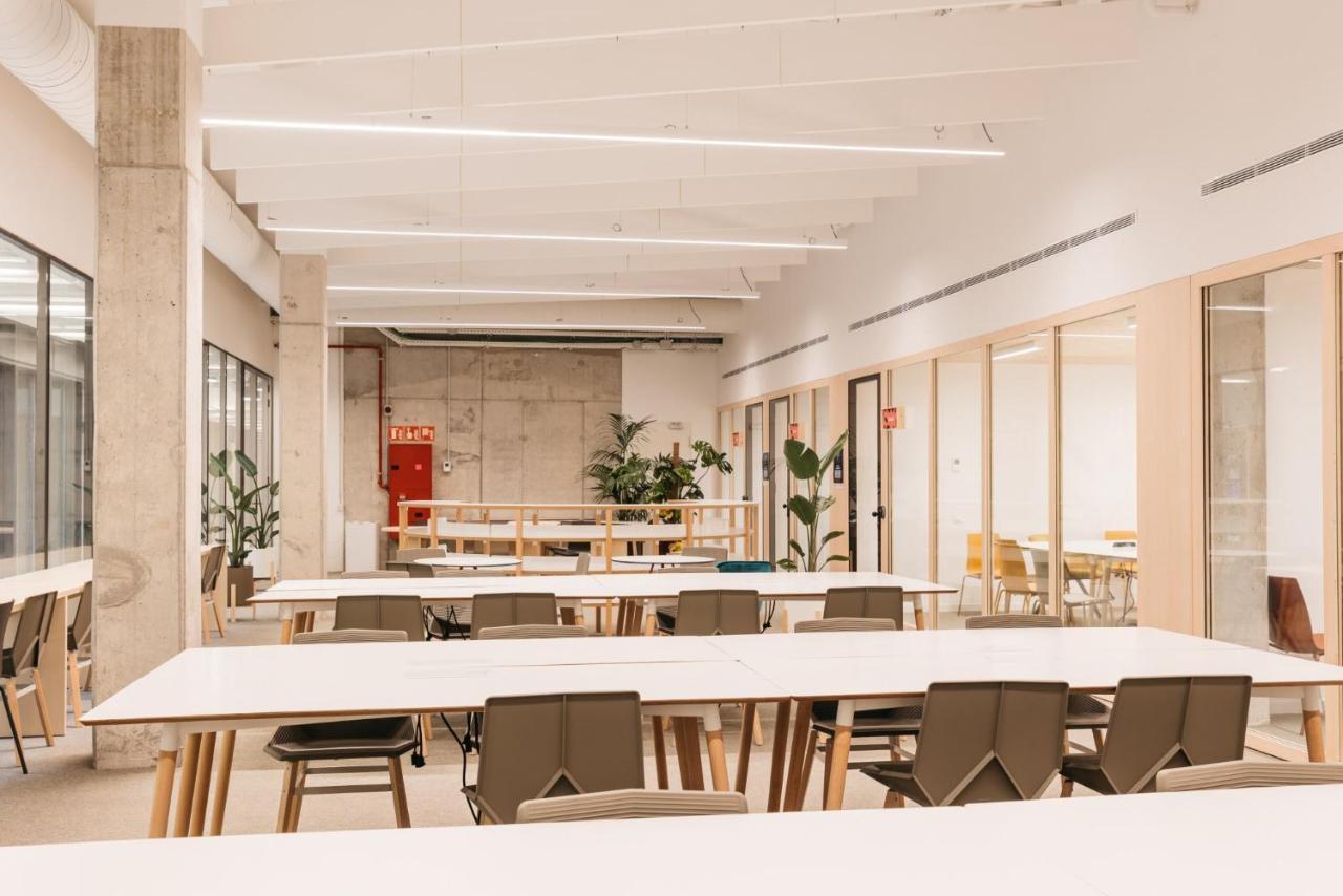 For Students Studying In Barcelona Only - Stunning Spacious Studios And Private Rooms At Pallars Student Accommodation المظهر الخارجي الصورة