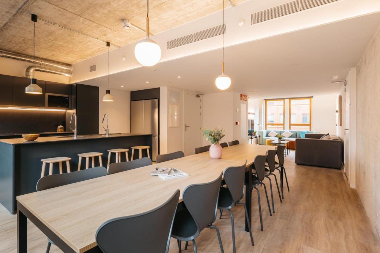 For Students Studying In Barcelona Only - Stunning Spacious Studios And Private Rooms At Pallars Student Accommodation المظهر الخارجي الصورة