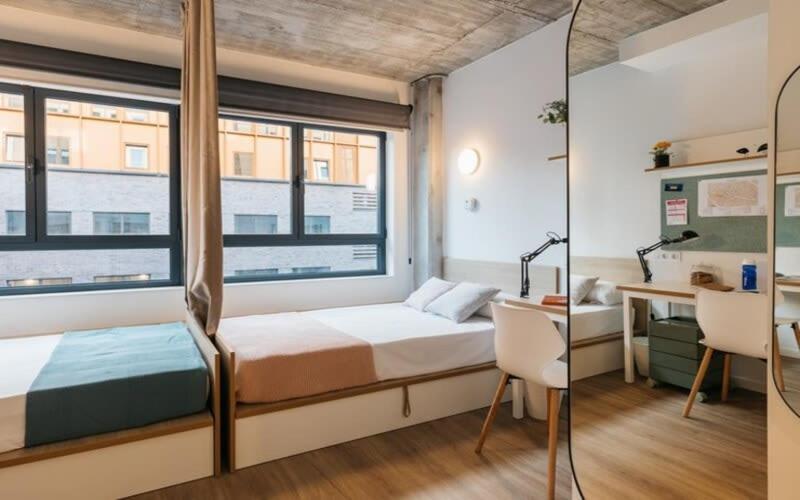 For Students Studying In Barcelona Only - Stunning Spacious Studios And Private Rooms At Pallars Student Accommodation المظهر الخارجي الصورة