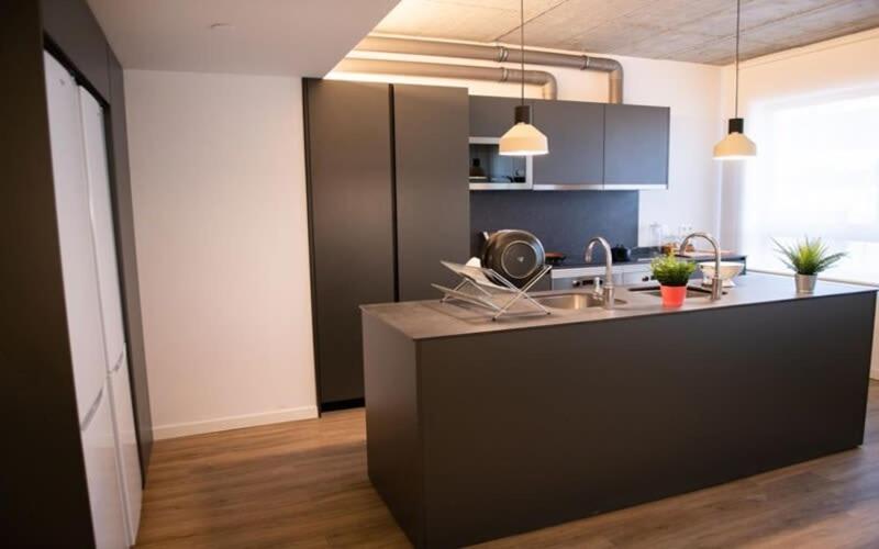 For Students Studying In Barcelona Only - Stunning Spacious Studios And Private Rooms At Pallars Student Accommodation المظهر الخارجي الصورة